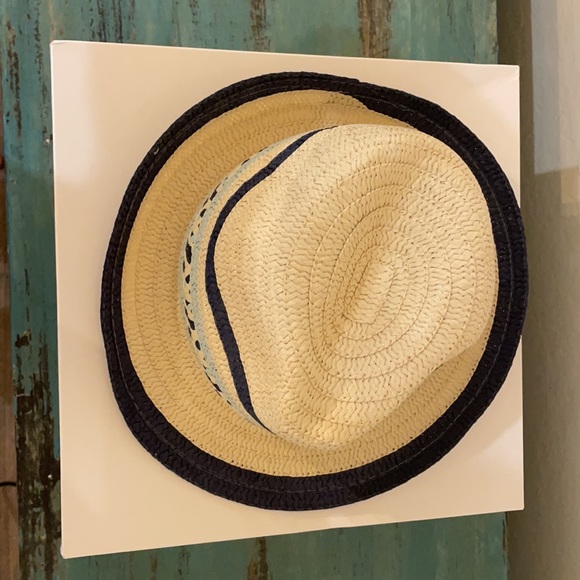 fedora - Picture 2 of 2